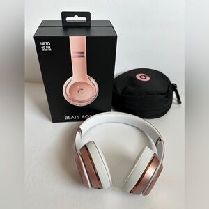 Beats by Dr. Dre Solo3 Wireless Rose Gold On Ear Headphones Model A1796 with box